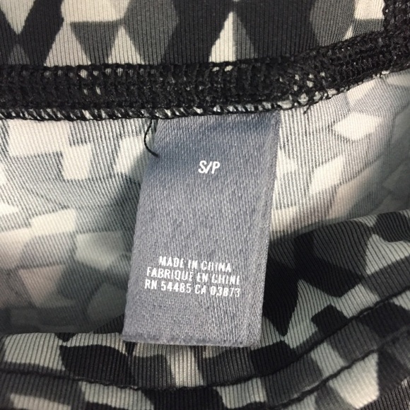 AERIE Cropped Geometric Print Athletic Leggings - Picture 9 of 12